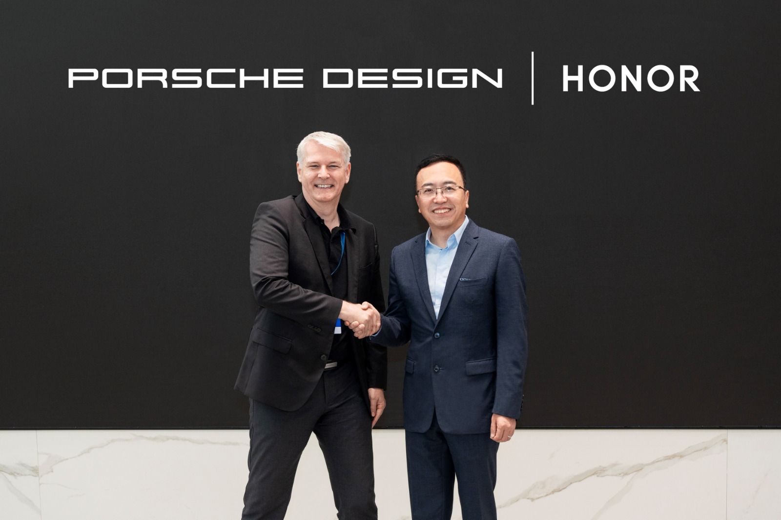 Porsche Design and HONOR work together to combine the latest cutting-edge technologies with functional design.