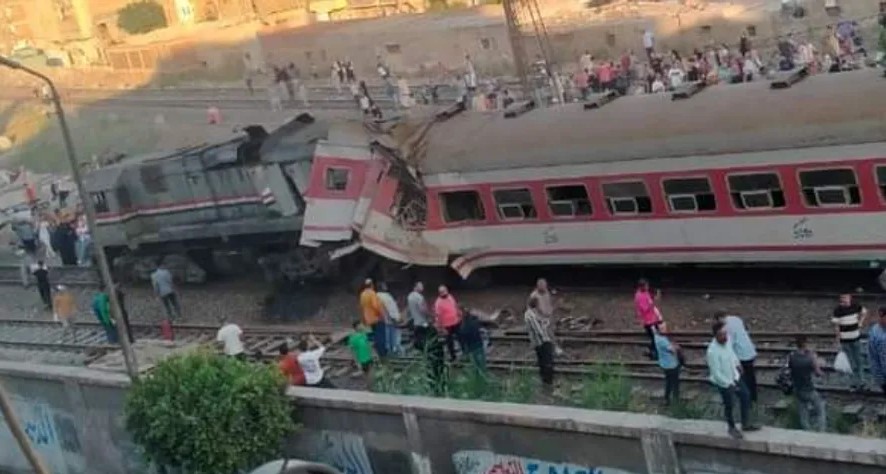 تصادم قطارين في الزقازيق بمصر